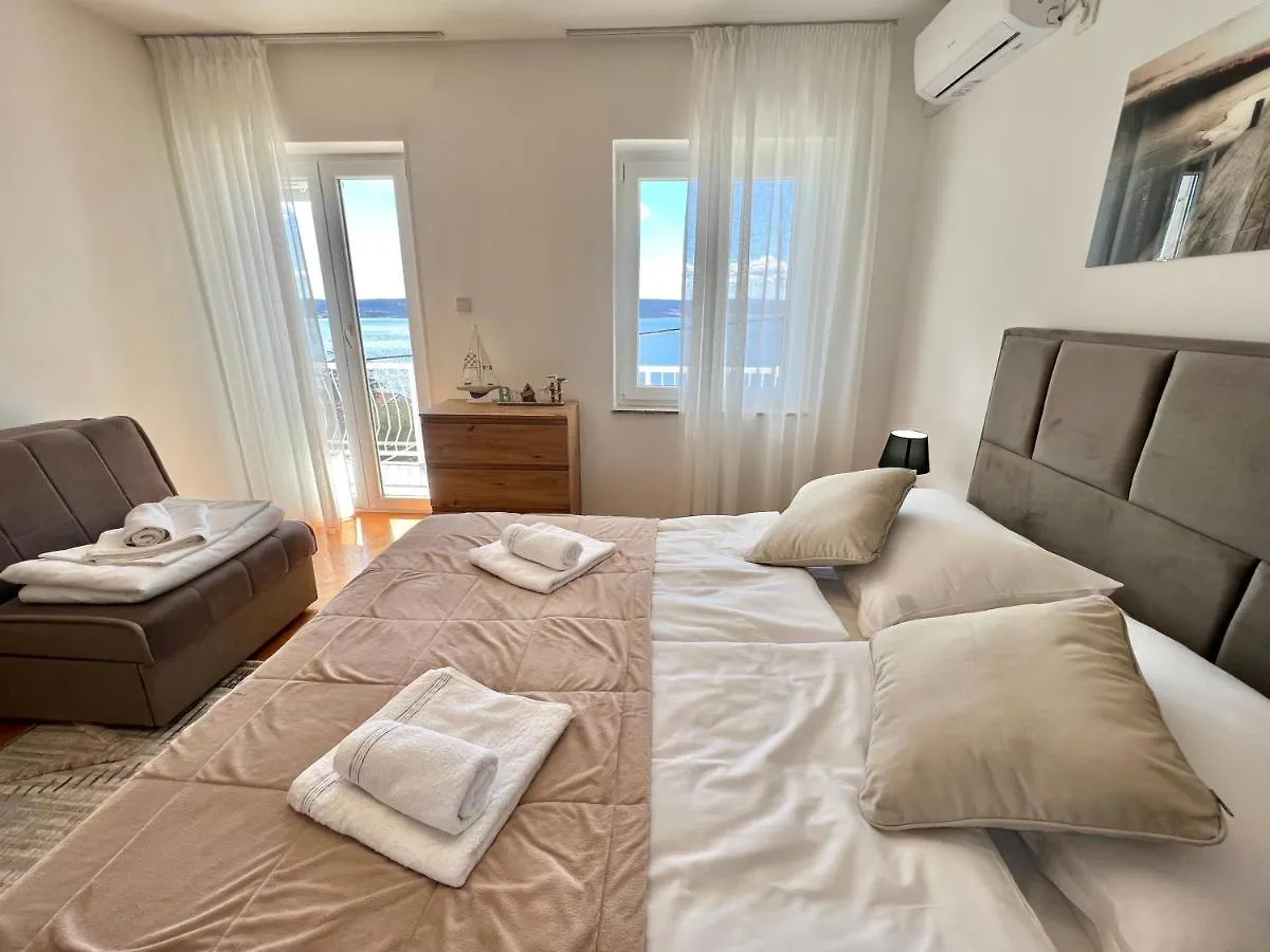 Apartment Frano Dramalj