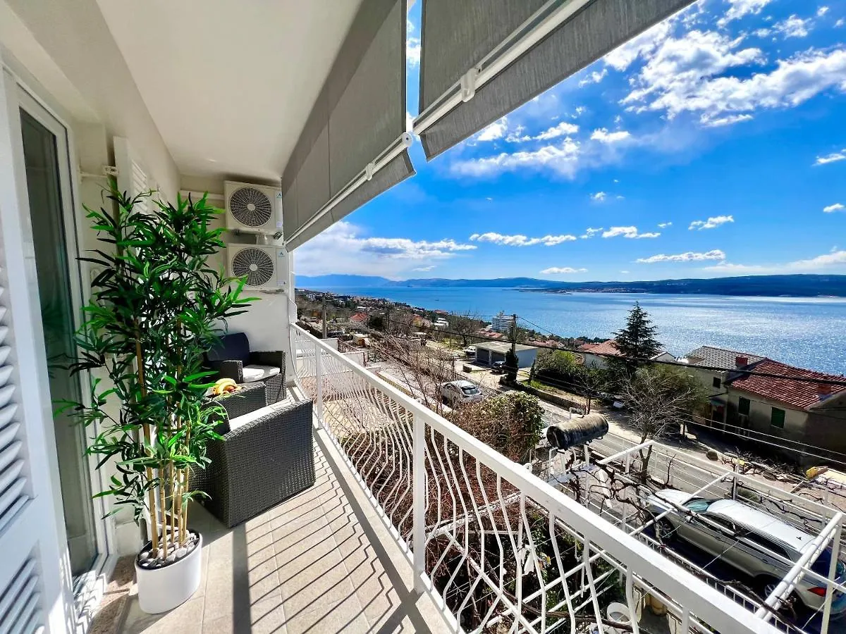 Apartment Frano Dramalj