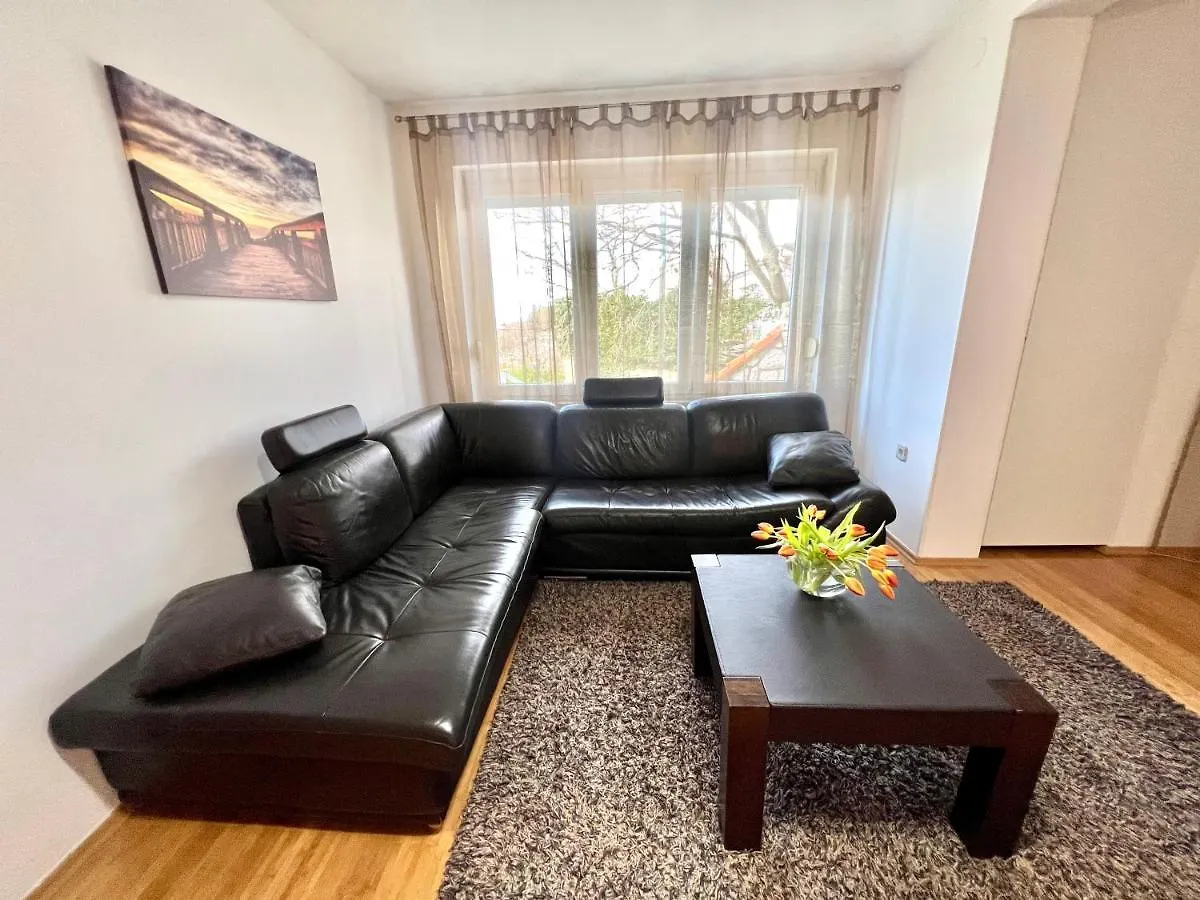 Apartment Frano Dramalj